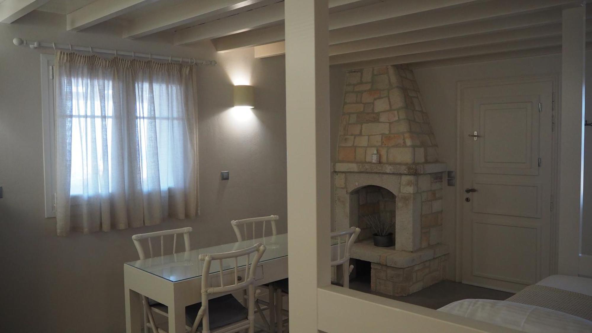 Ataraxia- Stonebuilt Studios And Apartments Kimolos Bilik gambar